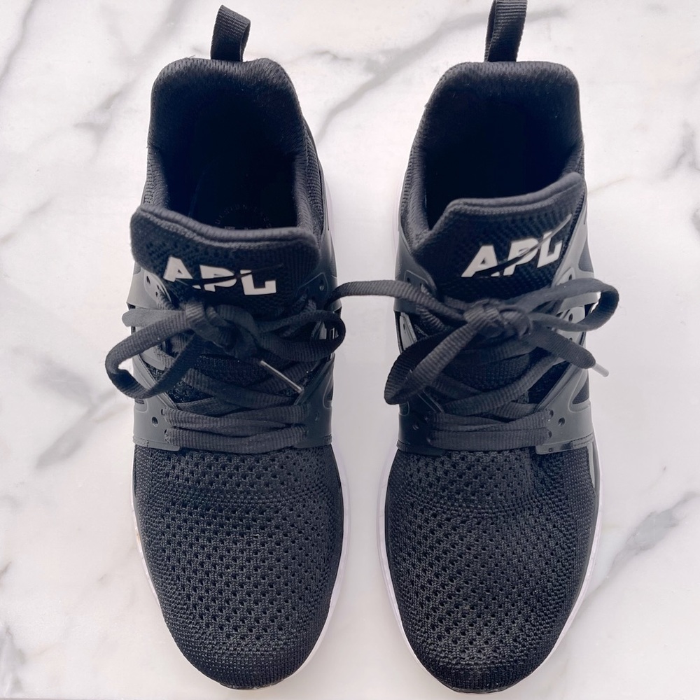 APL Women’s Ascend TechLoom Upper Construction US Sz.9. Black/White.